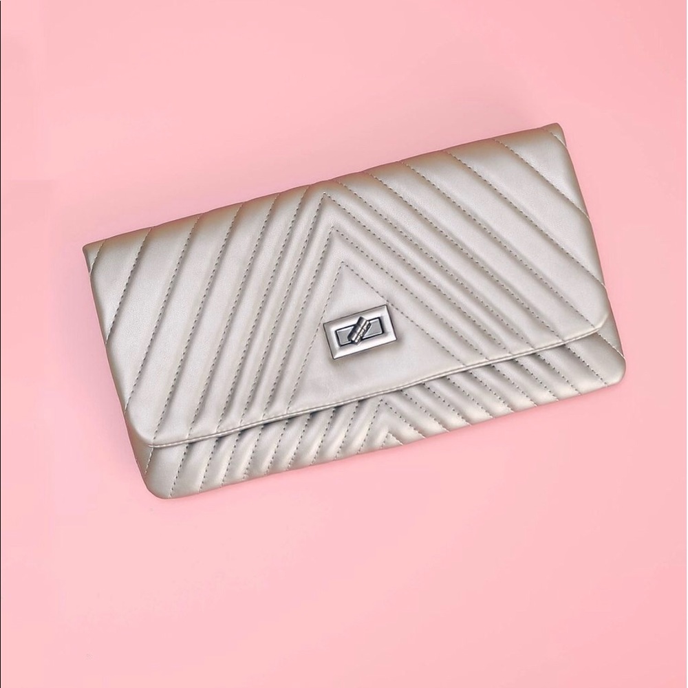 Silver clutch with chain